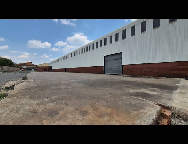 3,000M² FACTORY FOR SALE IN BOKSBURG EAST
